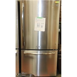 GE S/S 25CUFT BOTTOM MOUNT REFRIGERATOR