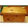 Image 1 : WOOD CHEST 9" X 9" X 16"