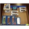 Image 1 : TRAY OF NEW N-SCALE TRAIN CARS & BUILDINGS