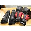 Image 1 : LOT OF VARIOUS KICK BOXING GEAR