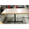 Image 1 : TABLE APPROX 48" X 30"