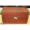Image 1 : WOOD DOME TOPPED TRUNK 24" X 16" X 15"