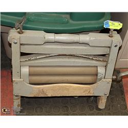 VINTAGE WASHING MACHINE MANGLE