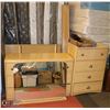 Image 1 : SOLID WOOD 4-PC VINTAGE BEDROOM SET