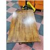 Image 2 : VINTAGE WOOD SIDE TABLE 28" X 18" X 29-1/2"