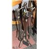 Image 1 : 5-PC METAL FIREPLACE ACCESSORY SET -