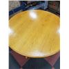 Image 3 : OAK PEDESTAL TABLE NO CHAIRS 29" TALL 43" WIDE