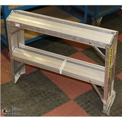 ALUMINUM FEATHERLITE 2 STEP LADDER