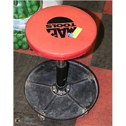 MECHANICS STOOL MAC