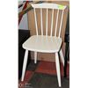 Image 1 : WHITE CHAIR