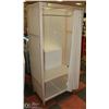 Image 1 : LIGHT WEIGHT CLOSET 71" X 3 FEET