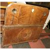 Image 1 : ANTIQUE SINGLE HEADBOARD FOOTBOARD WITH WORKING