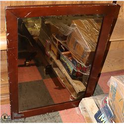 MIRROR 23" X 32" IN WOOD FRAME