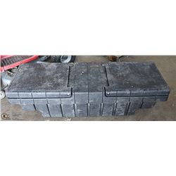 LOCKING TRUCK TOOL BOX NO KEYS