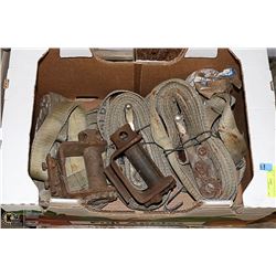 BOX WITH RACHET STRAPS AND TIGHTENERS