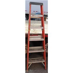 6 FOOT ORANGE FIBREGLASS LADDER