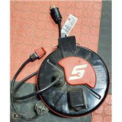 SNAP-ON RETRACTABLE ROOF/ WALL MOUNT 12V CORD