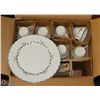 Image 1 : MYOTT DISH SET FOR 8   IN ORIGINAL BOX