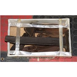 5 SHOE LATHES AND STAND