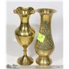 Image 1 : SET OF 2 - 8" H BRASS ETCHED VASES