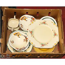 WEDGEWOOD: 1 PLATE, 5 BOWLS, 10 SMALL PLATES,