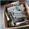 Image 2 : Tote of receiver tongues and casters
