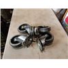 Image 2 : 4 HEAVY DUTY CASTORS