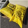 Image 1 : 2 bags of road salt