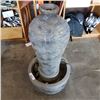 Image 1 : 3ft tall vase shaped fountain