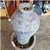 Image 2 : 3ft tall vase shaped fountain