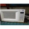 Image 2 : GE MICROWAVE AND FLUORESCENT LIGHT