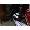 Image 2 : PIONEER STEEL TOE RUBBER BOOTS SIZE 12 AND TOOL BELTS
