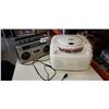 Image 1 : PHILCO RETRO STYLE RADIO/CD PLAYER AND CANDLE RADIO