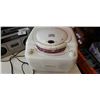 Image 2 : PHILCO RETRO STYLE RADIO/CD PLAYER AND CANDLE RADIO