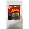Image 2 : 4 JOHNNY LIGHTENING COLLECTOR CARS 3  2 INGERS, CLASSIC GOLD
