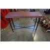Image 1 : BOMBAY CO HALL TABLE - 1990