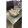 Image 2 : ARTIFICIAL PLANT, GLASS VASE AND SWAN FIGURES