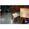 Image 2 : MAPLE GATELEG TABLE AND 5 CHAIRS