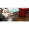 Image 2 : VINTAGE METAL VANITY CHAIR