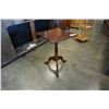 Image 1 : SMALL TILT TOP BOMBAY PARLOUR TABLE