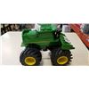 Image 2 : ERTL JOHN DEERE SHAKE N SOUND TRACTOR TOY