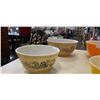 Image 2 : Lot of colored pyrex mixing bowls