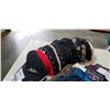 Image 2 : 6 PAIRS OF NEW LEGGINGS AND NEW HATS
