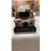 Image 2 : VINTAGE POLAROID SX-70 LAND CAMERA