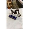 Image 1 : 2 SCHAEFFER PENS AND METAL MOTORCYCLE