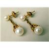 Image 1 : A PAIR OF 14K YELLOW GOLD AND PEARL DRO