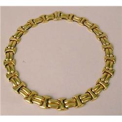 A 14K YELLOW GOLD LINK NECKLACE