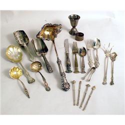 A GROUP OF STERLING FLATWARE