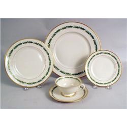 A SET OF FRANCISCAN BONE CHINA DINNERWA