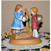 Image 1 : 4th Edition Avon Porcelain Christmas Figurine #1159474